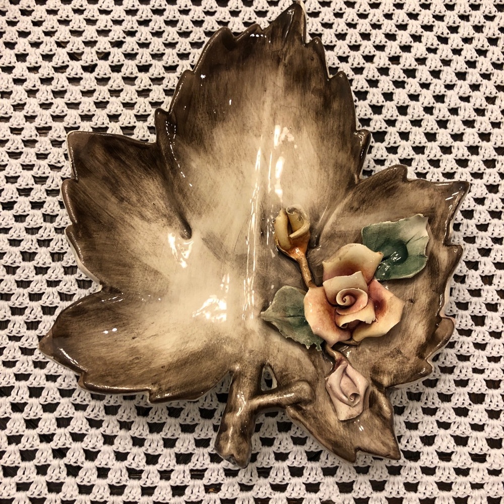 Vintage Capodimonte maple leaf floral candy dish